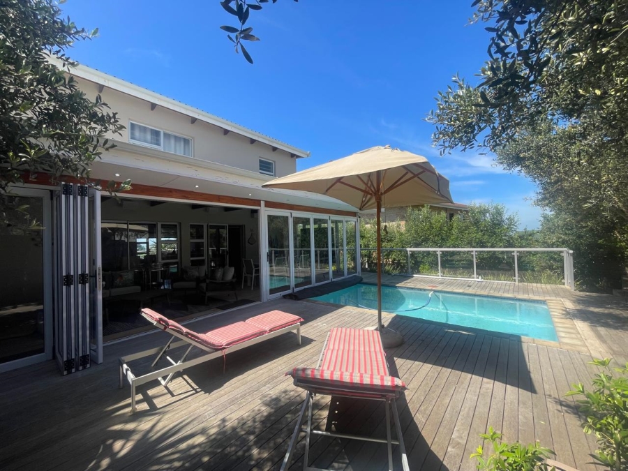 4 Bedroom Property for Sale in Wavecrest Eastern Cape